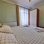 Tsvit Paporoti Hotel 2*
