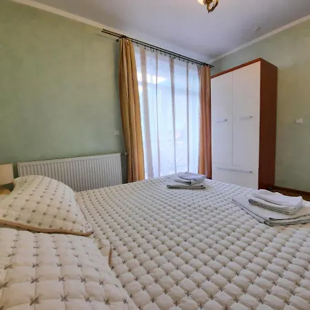 Tsvit Paporoti Hotel 2*