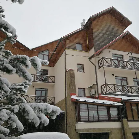 Hotel Tsvit Paporoti 2*