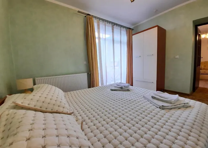 Tsvit Paporoti Otel 2*