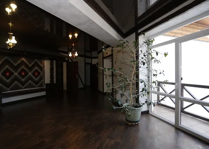 Otel Tsvit Paporoti Yaremche