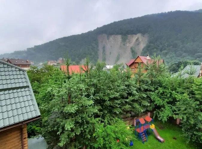 Tsvit Paporoti Hotel Jaremče