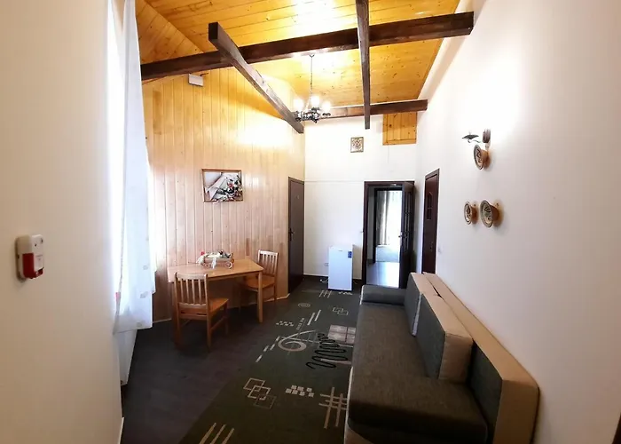 Tsvit Paporoti Hotel 2*